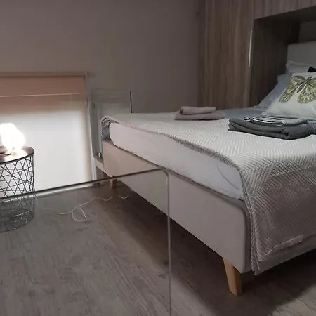 Urban Loft Living 卡尔季察